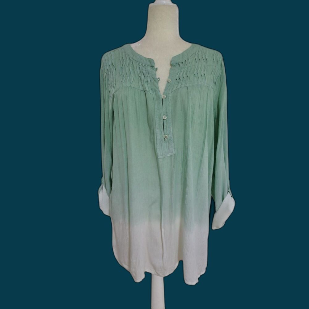 Bandolino Women's Ombre Mint White Roll Tab Breathable Top Sz XL
